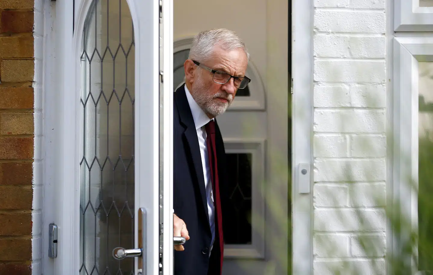 Efter et skuffende resultat i europaparlamentsvalget ventes Jeremy Corbyn nu at støtte kravet om en ny folkeafstemning.