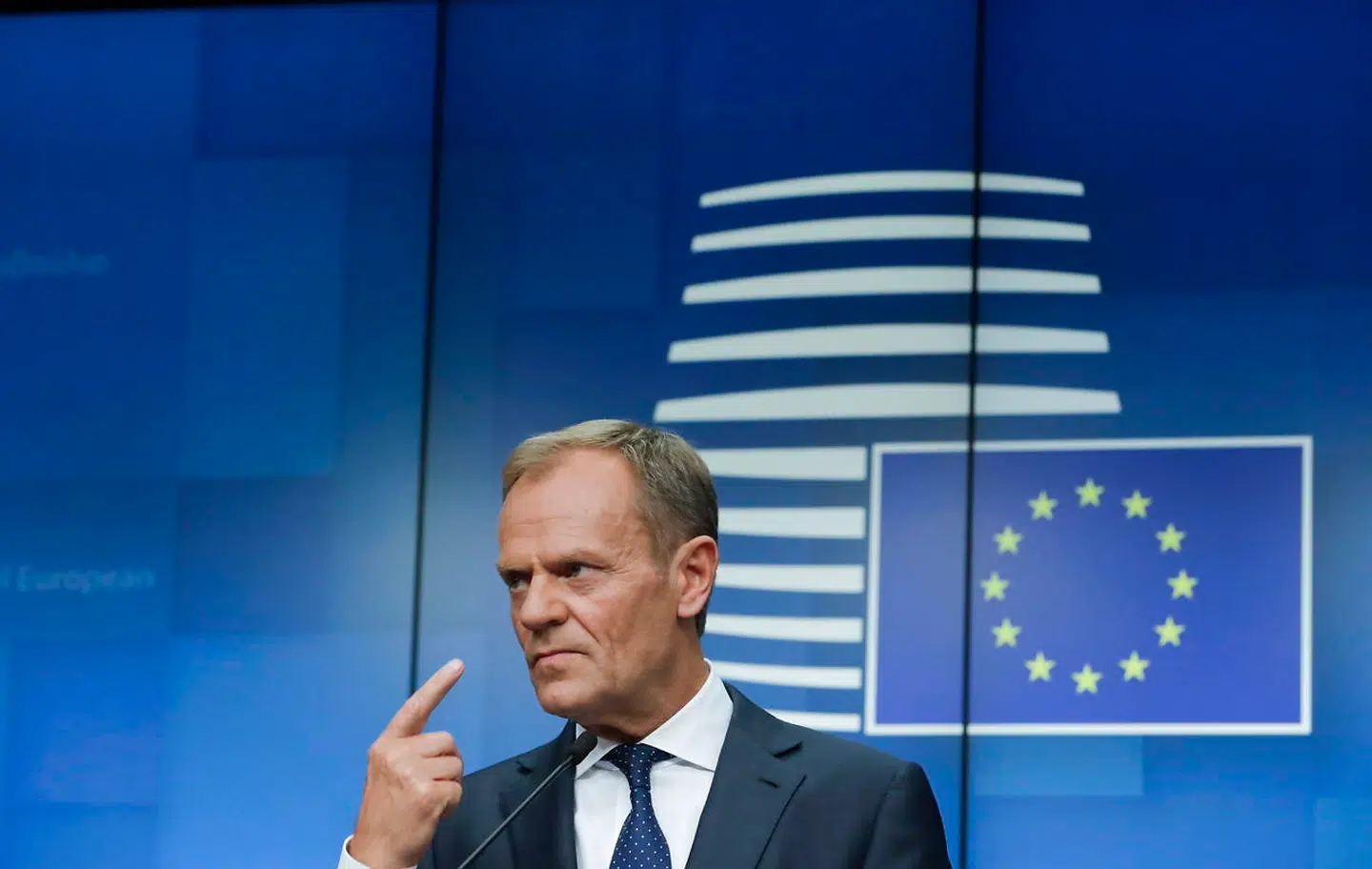 EUs formand Donald Tusk står over for en »meget, meget svær opgave,« sagde statsminister Lars Løkke Rasmussen i Bruxelles.