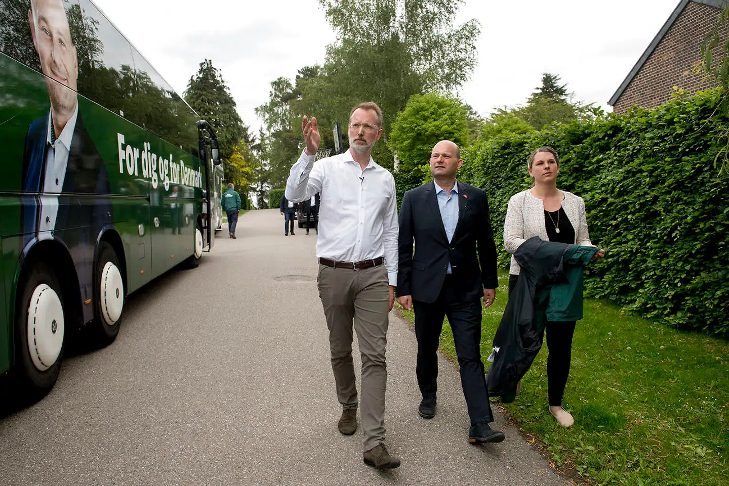 Justitsminister Søren Pape Poulsen og Mette Abildgaard besøger Adam Nissen Feldt, der bor i Hørsholm og flere gange har været udsat for indbrud.