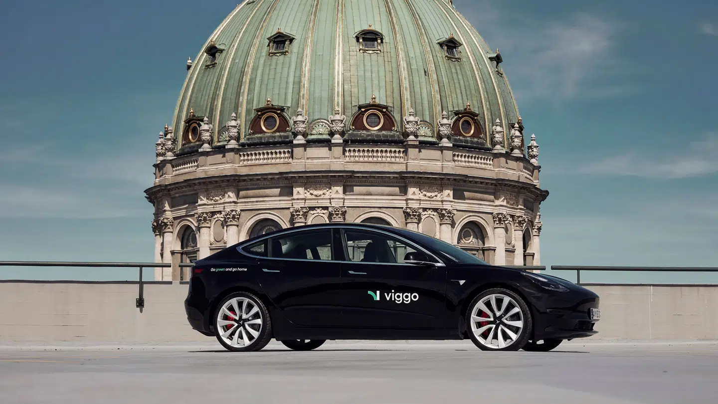 Det nye selskab Viggo vil forsøge at indtage København med Tesla-taxier.