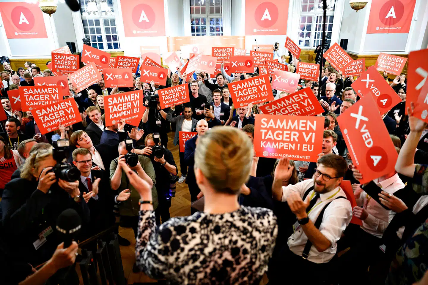 Mette Frederiksen ankommer til valgfesten hos Socialdemokratiet i Fællessalen på Christiansborg i København under Europa-Parlamentsvalget 2019. Foto: Philip Davali/Ritzau Scanpix