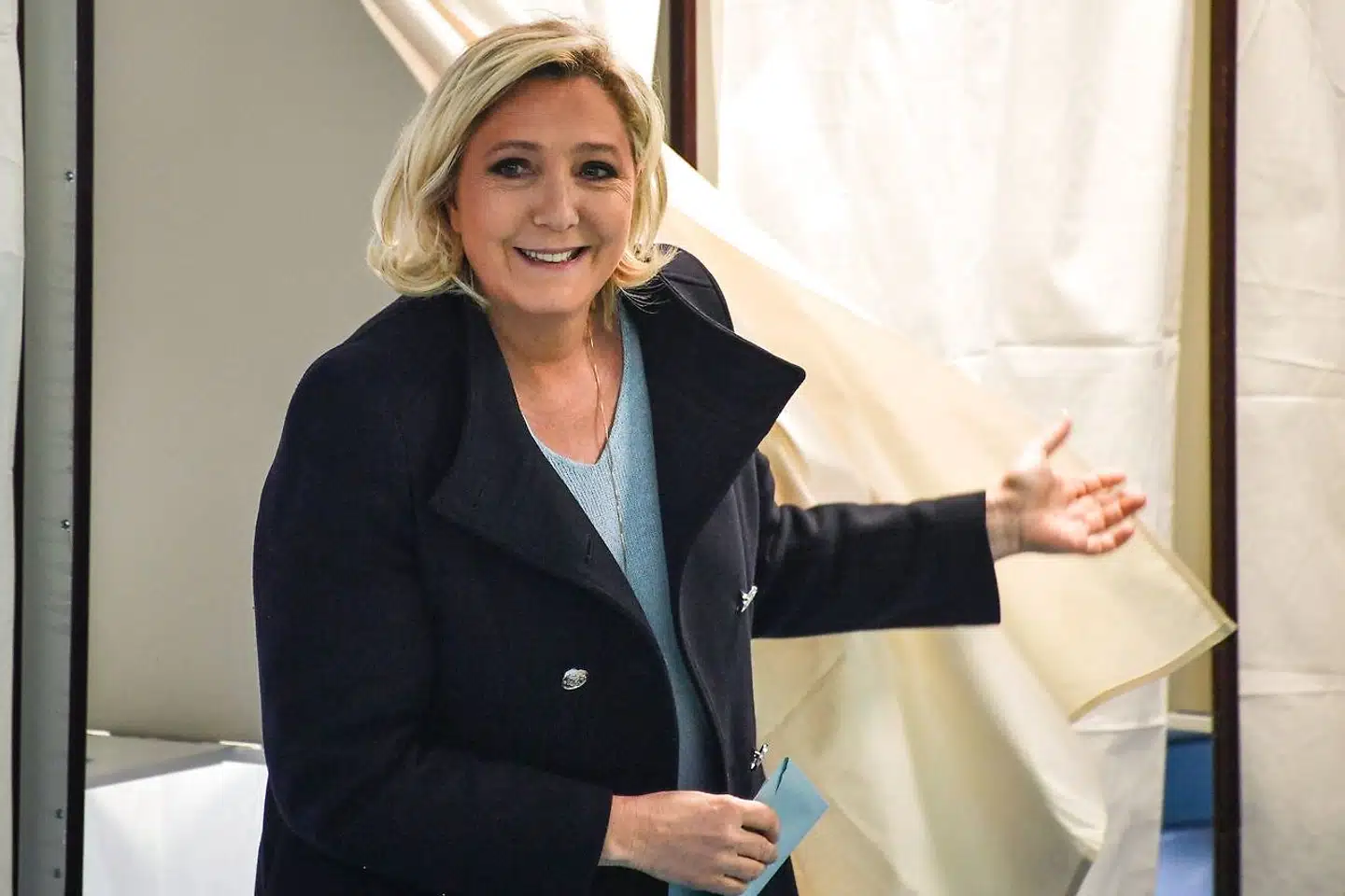 Både Marine Le Pen og hendes EU-politiske makker, Matteo Salvini, kunne være tilfredse med deres resultater i forhold til den hjemlige politik. Men i EU-sammenhæng er de højrenationale partiers resultater for beskedne til at gøre sig gældende i det nye Europa-Parlament.