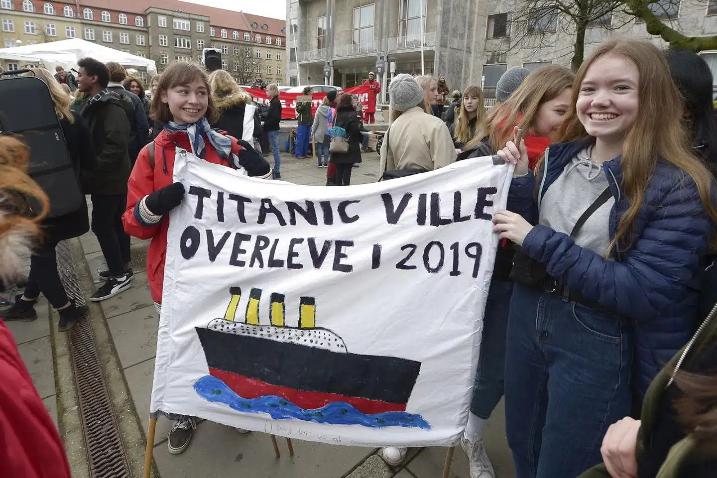 »Der er sket noget på klimafronten i de seneste årtier. Et nyt menneske er blevet til: Homo Climacus. Du kan typisk møde en climacus i gang med at sortere sit affald, eller ved middagsbordet uden kød. Der er en del i toget om morgenen og i skoven hen ad aftenen. Det er en art, der spreder sig. Når man ser hundredtusinder af unge mennesker strejke fra skole for at demonstrere mod en utilstrækkelig klimapolitik, kunne man tro, at climacus er en art, der når højdepunktet som teenager.«