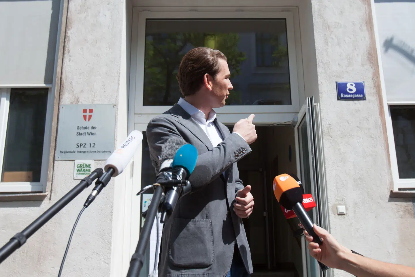 Det konservative parti ÖVP i Østrig står til at få 34,5 procent af stemmerne ved europaparlamentsvalget. Det er 7,5 procentpoint bedre end for fem år siden for partiet, hvis formand er kansler Sebastian Kurz. - Foto: Alex Halada/Ritzau Scanpix