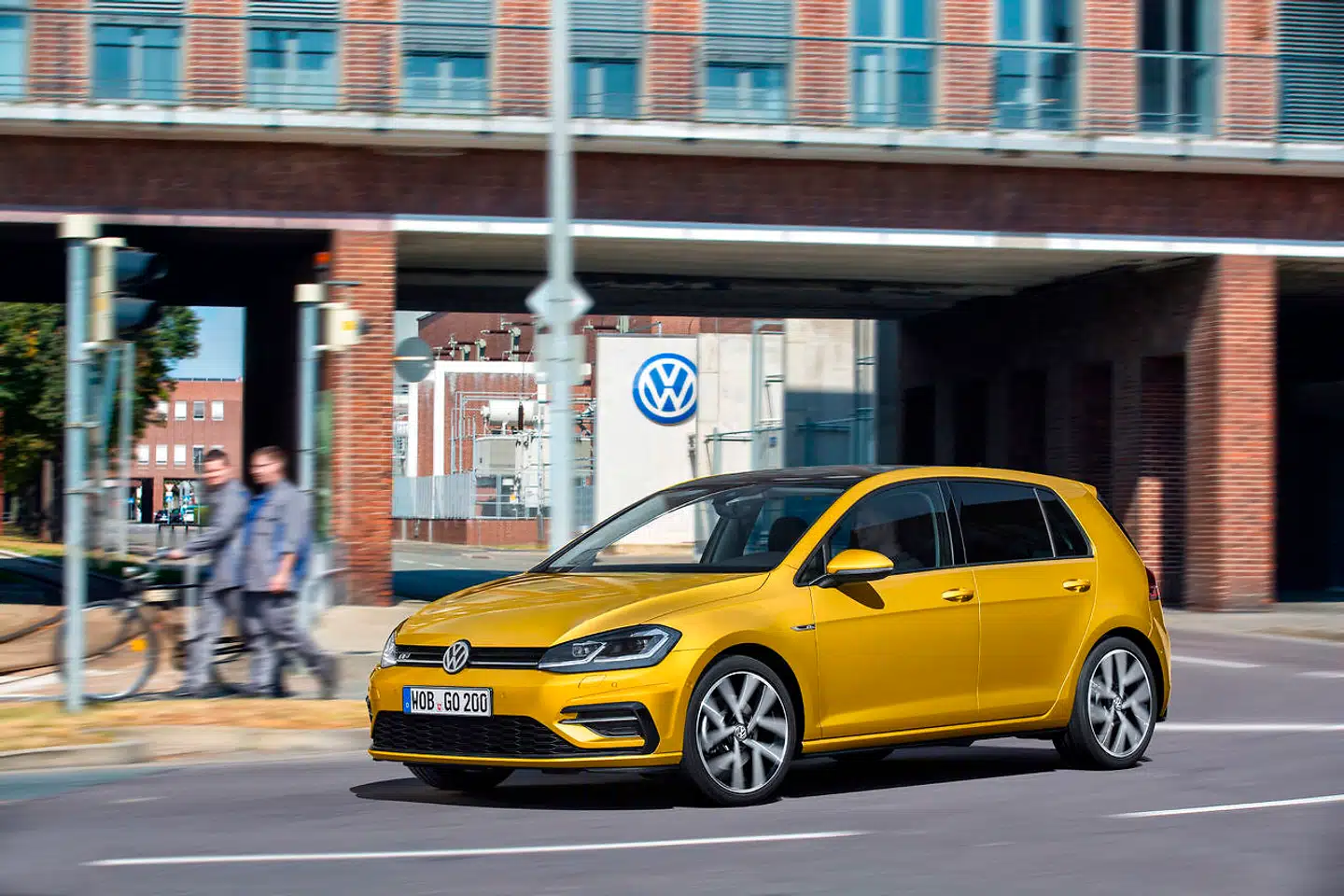 Med masser af selvkørende teknologier og et udtryk, der hylder kollektivisme mere end individualisme synes en alfavnende Volkswagen Golf som et godt valg til en kommende socialdemokratisk regeringsleder.