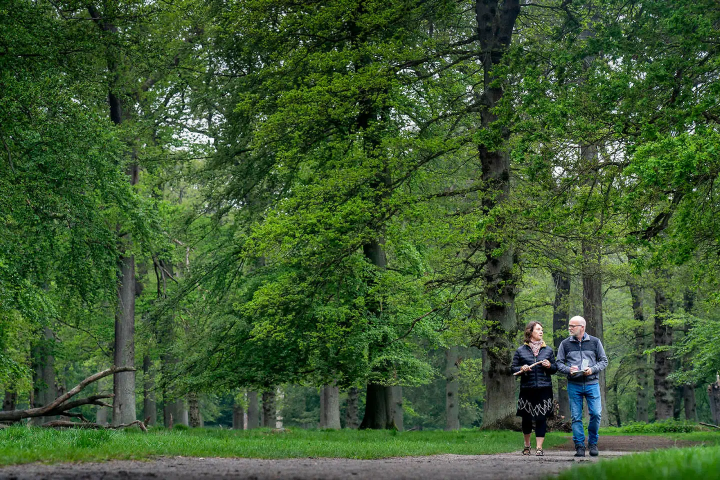 Tove og Henrik er med for at at gøre sig mere klar, som de siger, til den nye livsfase, de inden længe er på vej ind i og måske allerede befinder sig i.