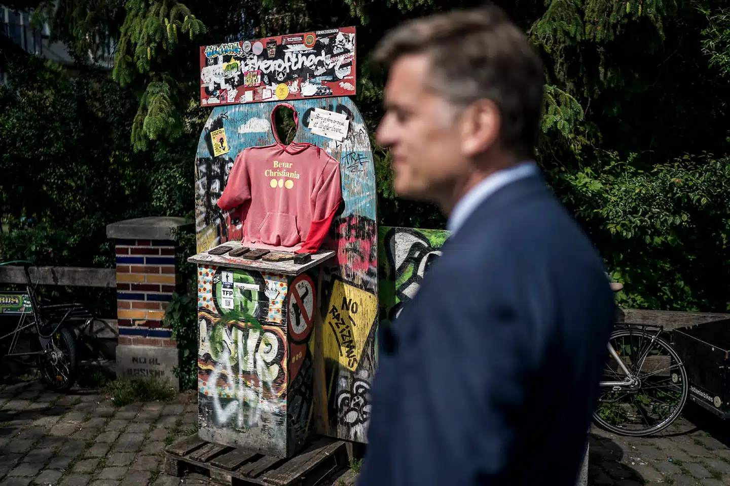 Jan E. Jørgensen fotograferet på Christiania i København. Venstre-politikeren vil have fri hash og aktiv dødshjælp: »Det er det rigtige at gøre.«