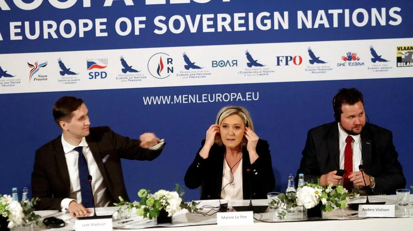 Dansk Folkeparti indgår i en alliance med flere EU-kritiske partier, bl.a. det skandaleramte FPÖ fra Østrig. Her ses DFs spidskandidat til EU-valget, Anders Vistisen, sammen med estiske Jaak Madison og franske Marine Le Pen.