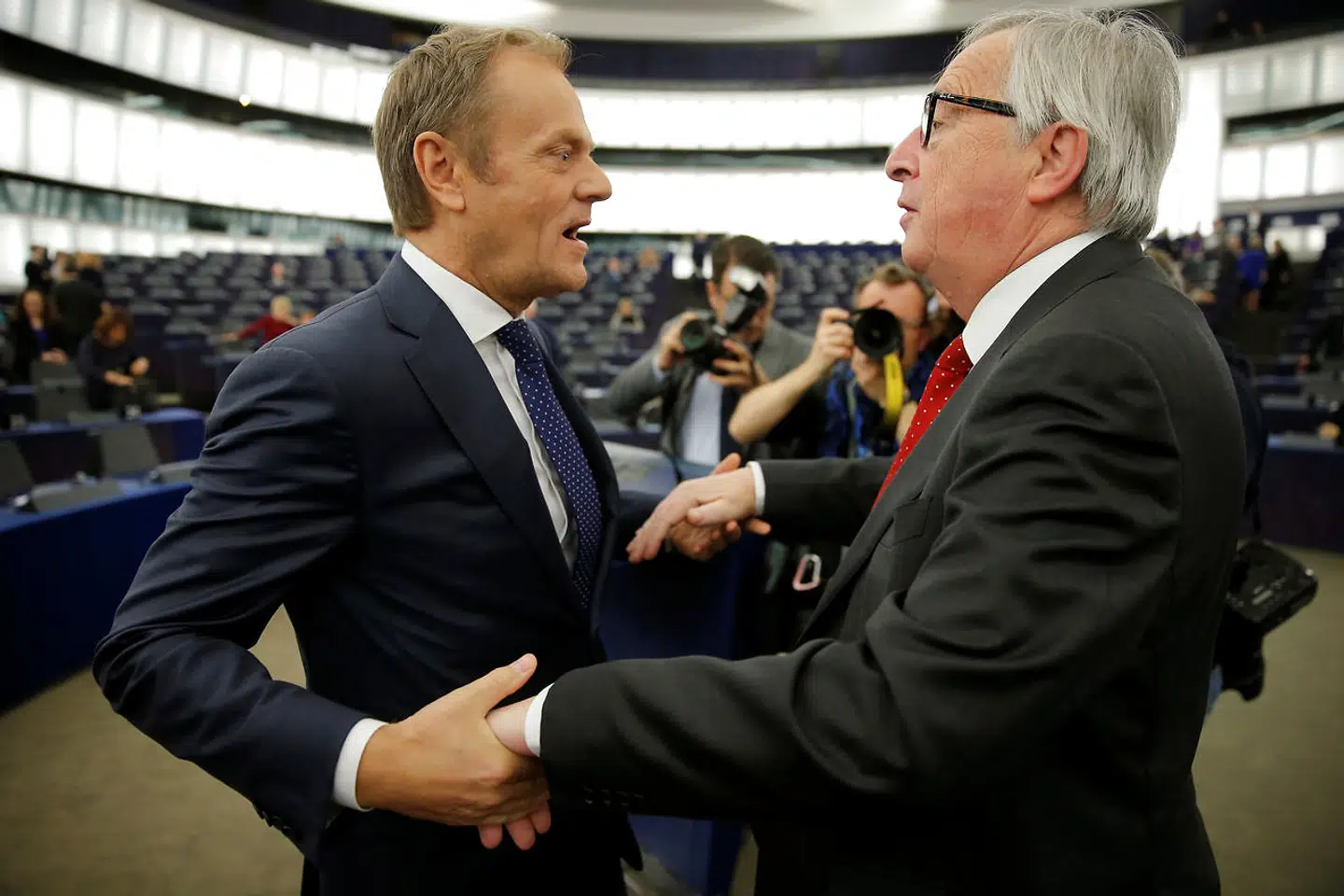 Mændende på billedet er magtfulde skikkelser i EU. Men hvem er det nu, det er?