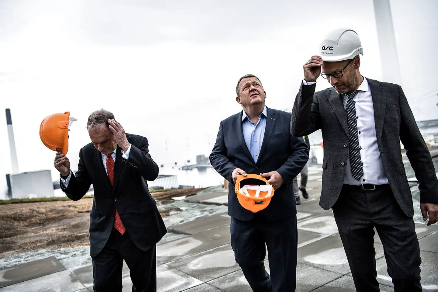Statsminister Lars Løkke Rasmussen (V) besøger Amager Ressourcecenter, bedre kendt som Amager Bakke, sammen med New Yorks tidligere borgmester og FNs generalsekretærs særlige udsending på klimaområdet, Michael R. Bloomberg (t.v.).