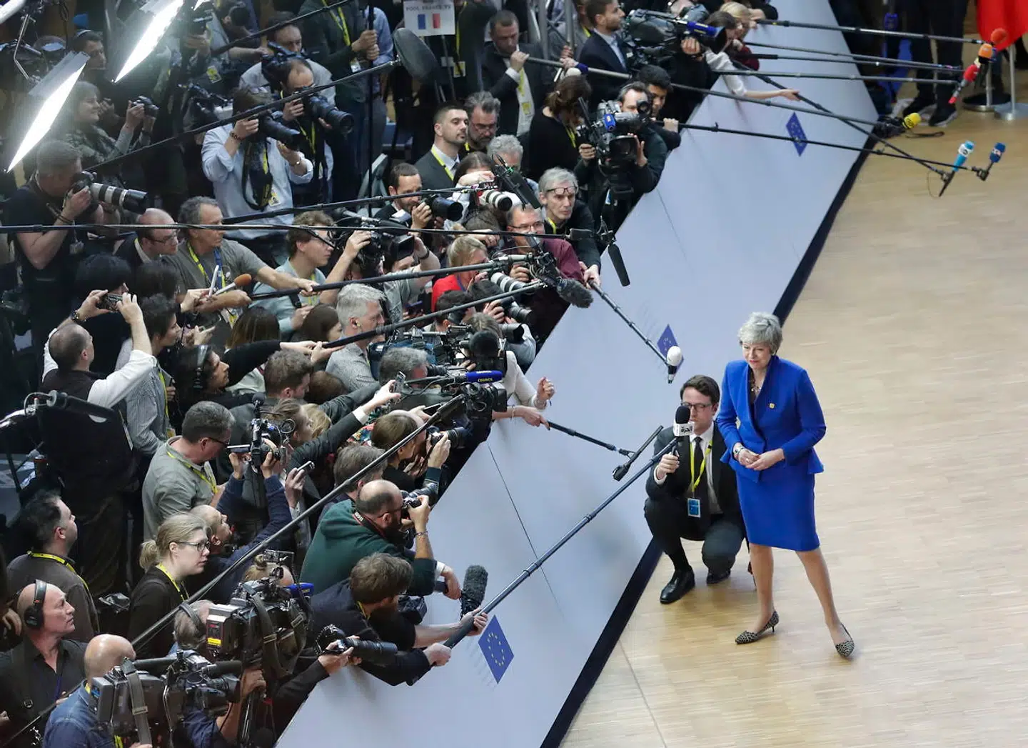 Theresa May har gang på gang været i Bruxelles for at få en forlængelse af briternes exit-dato. Her ses hun til det seneste topmøde i april, hvor datoen blev udskudt til 31. oktober.