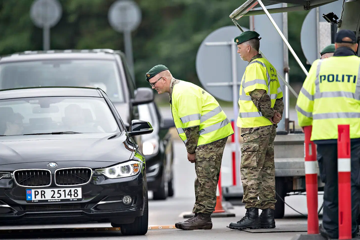 Grænsekontrol i Kruså i juni 2016. Danmark indførte en midlertidig grænsekontrol 4. januar 2016, og den er blevet forlænget flere gange. Nu vil statsminister Lars Løkke Rasmussen have den gjort permanent.
