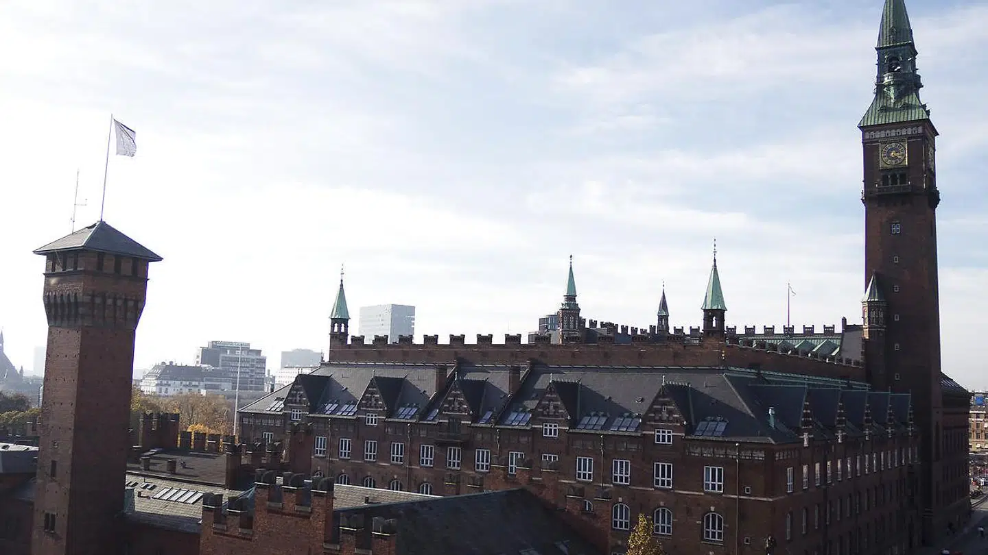 »Rigid, ufornuftig økonomistyring fra statens side tvinger kommunen til at undlade at foretage de investeringer, der er afgørende nødvendige for den meget store del af Danmarks befolkning, der bor i Københavns Kommune,« siger Morten Kabell. Foto: Københavns Rådhus, Vibeke Toft / Ritzau Scanpix