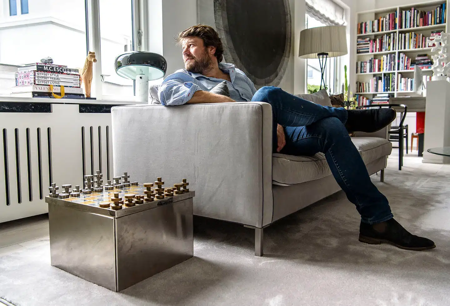 »Det er kunsten, jeg tænker på først, hvis jeg skulle redde noget,« siger Martin Asbæk, der er uddannet bygningskonstruktør og arkitekt, men i dag er har sit eget galleri, Gallery martin Asbæk, i Bredgade i København.