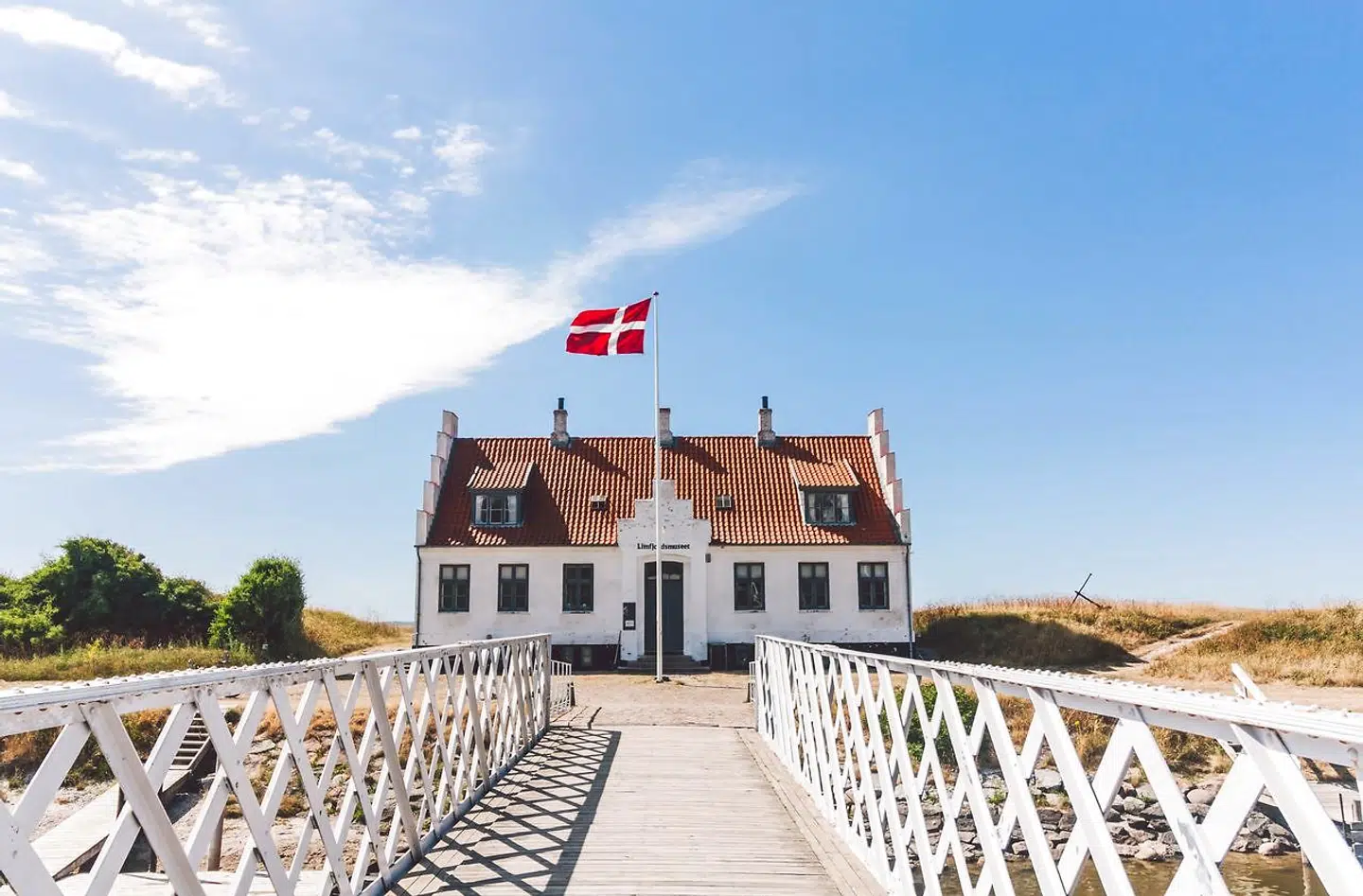 Løgstørs vartegn, Limfjordsmuseet, der ligger ved Frederiks den 7.s kanal og og fjorden.