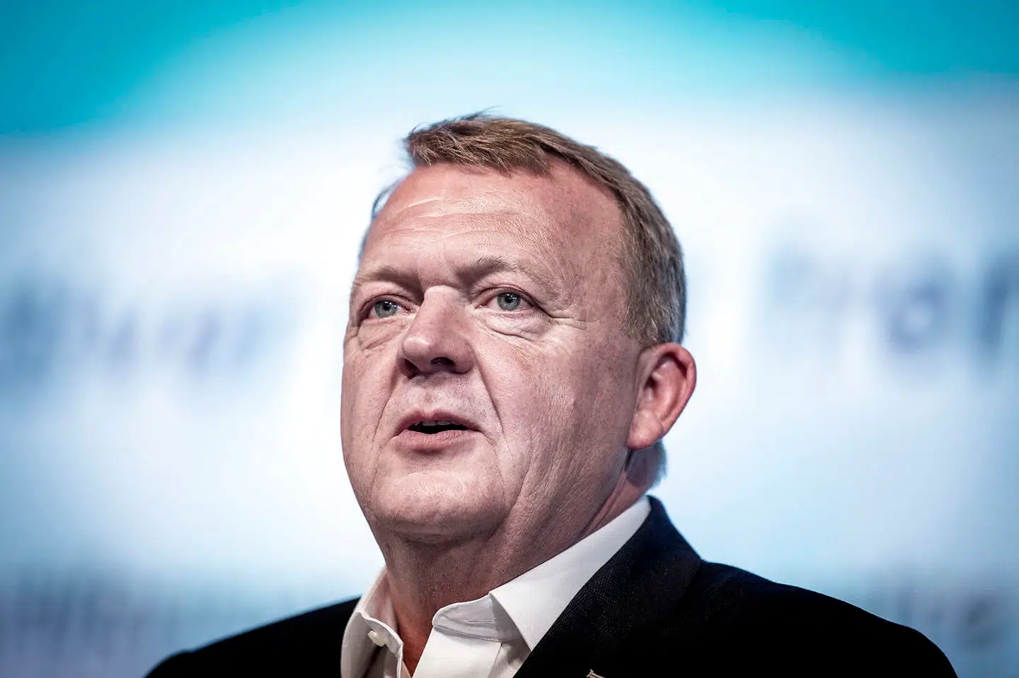 Statsminister Lars Løkke Rasmussen overraskede alt og alle ved onsdag eftermiddag af kundgøre, at han torsdag udkommer med en samtalebog.
