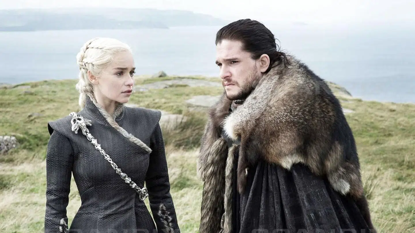 Socialdemokratiets plan tager ikke højde for, at folk bruger meget tid på streamingserier som Game of Thrones, siger lektor Nanna-Kann Rasmussen (billedet forestiller seriens skuespillere Emilia Clarke og Kit Harington). Foto: HBO Nordic
