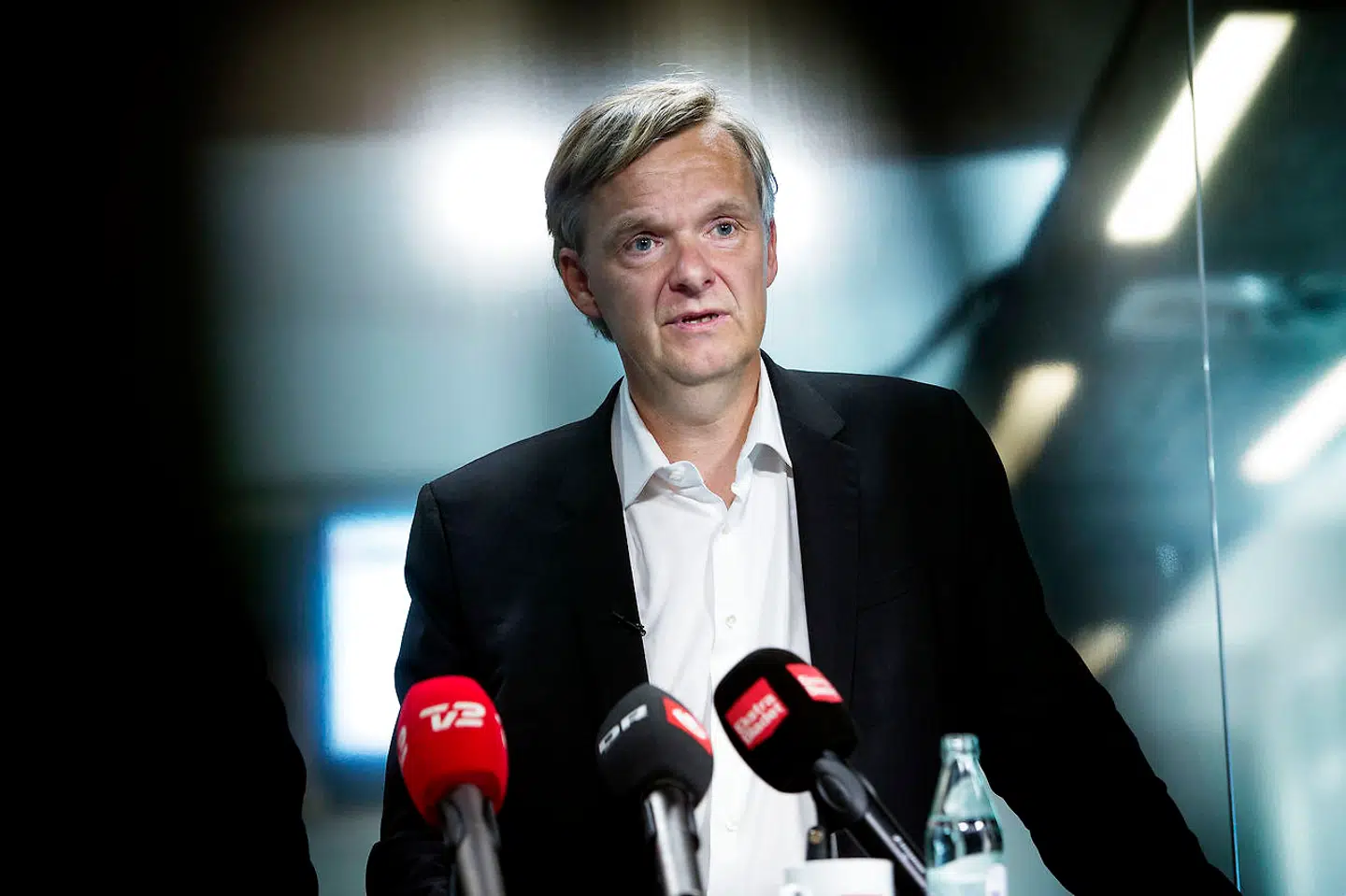 Ekstra Bladets chefredaktør, Poul Madsen, gik søndag til tasterne med en kontant reaktion på urolighederne på Nørrebro.