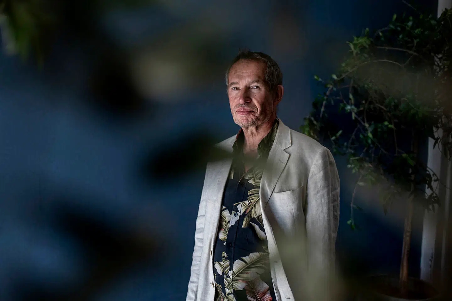 »Som altid er Jensen velskrivende, men som debatbog er »Hovedspringere« fundamentalt mislykket, da forfatteren for længst synes at have forkastet ethvert ønske om at fremsætte sammenhængende argumenter,« skriver Berlingskes anmelder.