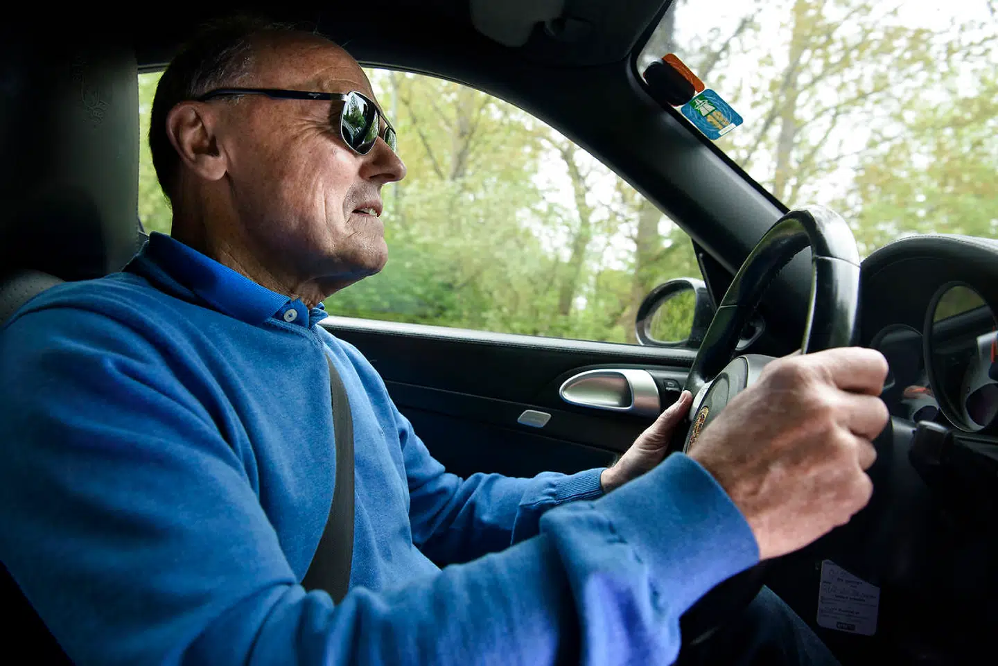 Selvom Porsche 911 er en sportsvogn, så oplever Jan Gerdes den som en forrygende langtursvogn. Da han sidst var af sted, kørte han i 14 timer i streg hjem fra Frankrig - kun afbrudt af kaffe- og benzinoptankningspauser.