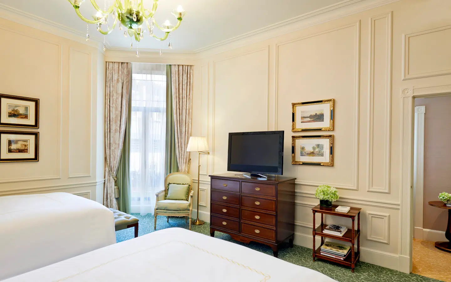 The Savoy var et af Churchills favorithoteller i London. Han holdt også sine berømte politiske frokostmøder her.