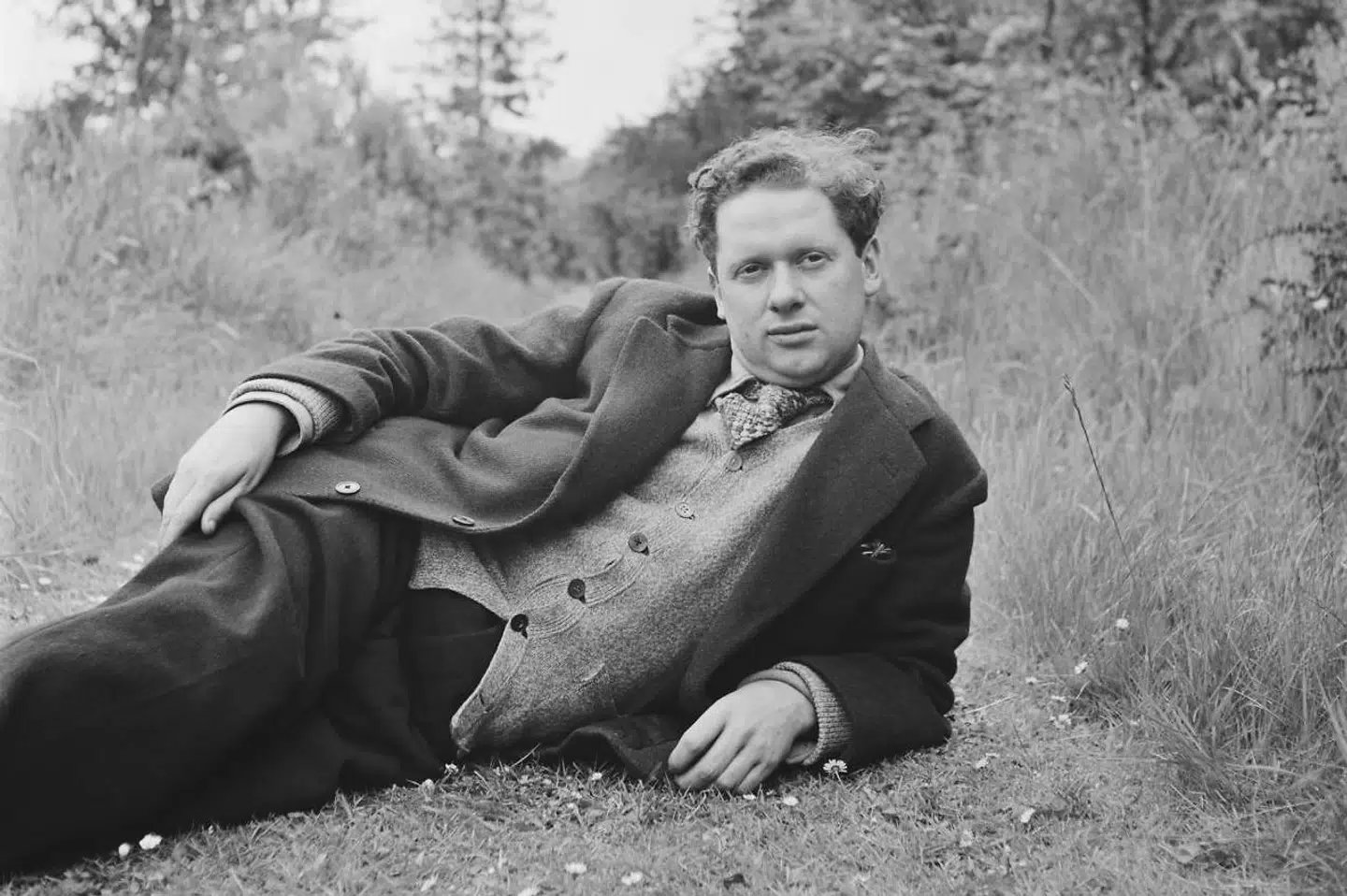 Digterbohemen Dylan Thomas fotograferet 10. august 1946. Jon Høyer har oversat et fyldigt udvalg af hans poesi.