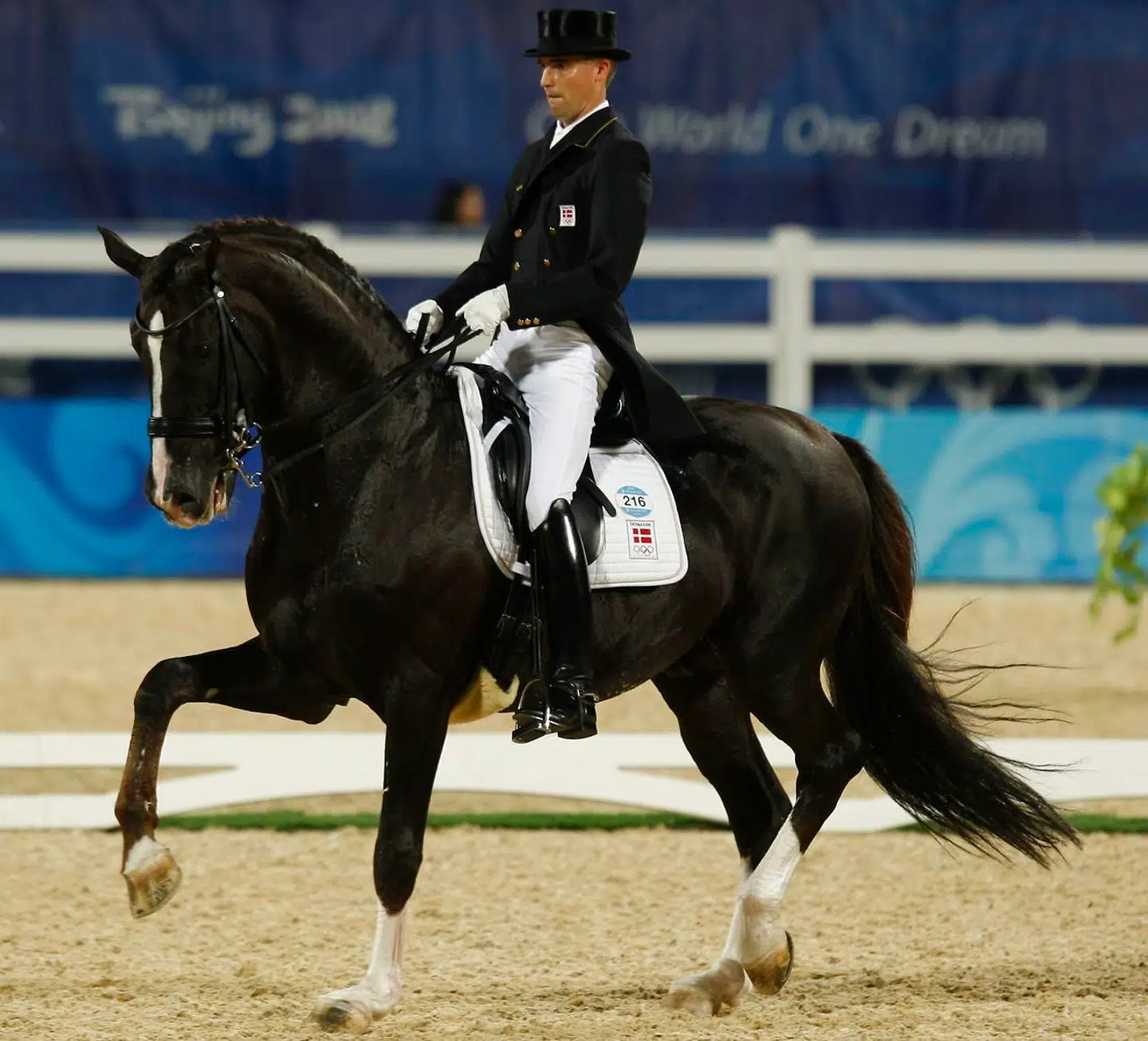Andreas Helgstrand til OL på Blue Hors' Don Schufro i 2008. Siden startede han for sig selv med Helgstrand Dressage.