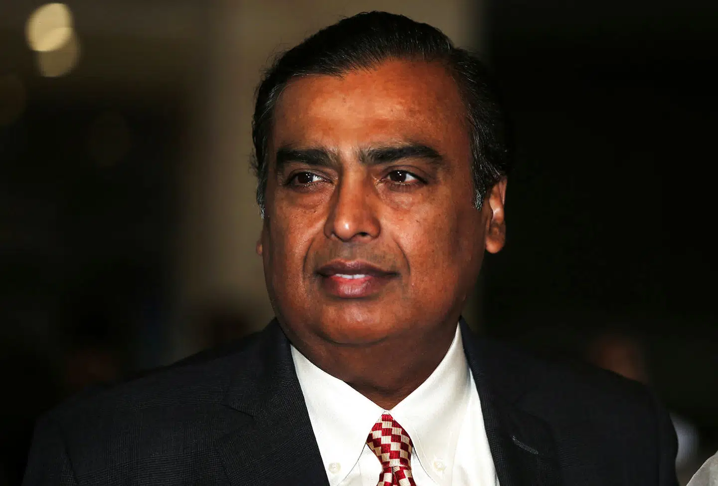 62-årige Mukesh Ambani rangerer ifølge Forbes som Asiens rigeste mand og den 13. rigeste i verden.