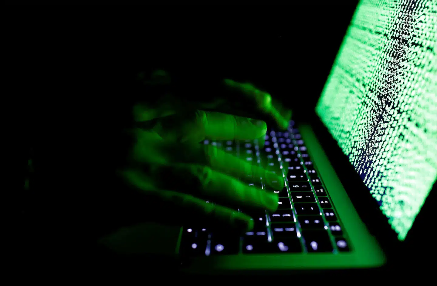 Mange virksomheder står er særligt udsatte, når det kommer til cybersikkerhed. Årsagen skal findes i mangel på medarbejdere med de rette tekniske kompetencer samt en svag digital infrastruktur.