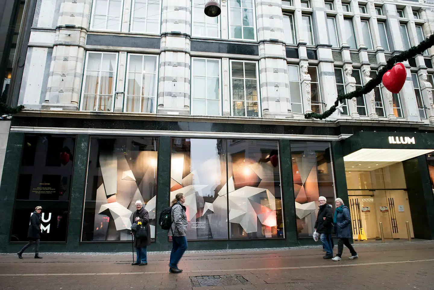 Stormagasinet Illum har været et dyrt bekendtskab for dets thailandske ejere. De seneste seks år er det samlede underskud løbet op på 380 mio. kr., viser det dugfriske regnskab.