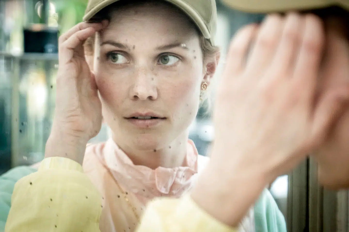 »Jeg skrev ikke sangene, med henblik på at de skulle udgives. Jeg skrev dem af ren og skær nød. Det føltes, som om jeg var den første i verden, der gik igennem de følelser«, siger Oh Land om sangene på det nye album »Family Tree«, der handler om bruddet med faderen til hendes barn.