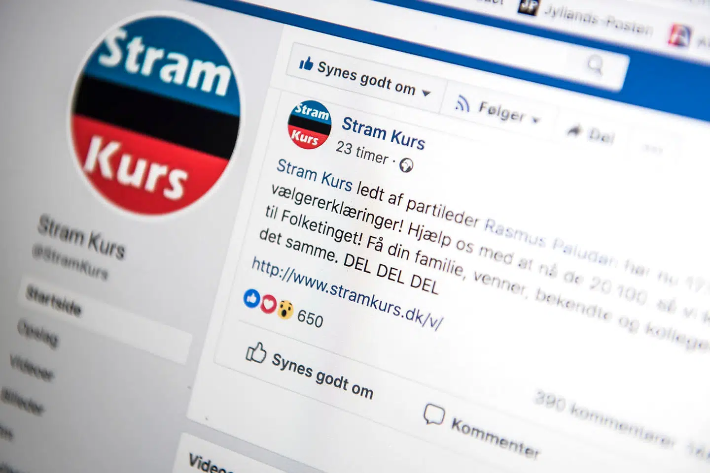 Rasmus Paludan har vakt opsigt med en lang række demonstrationer rundtom i landet, hvor han blandt andet kaster med Koranen og afbrænder den for muslimer hellige bog.