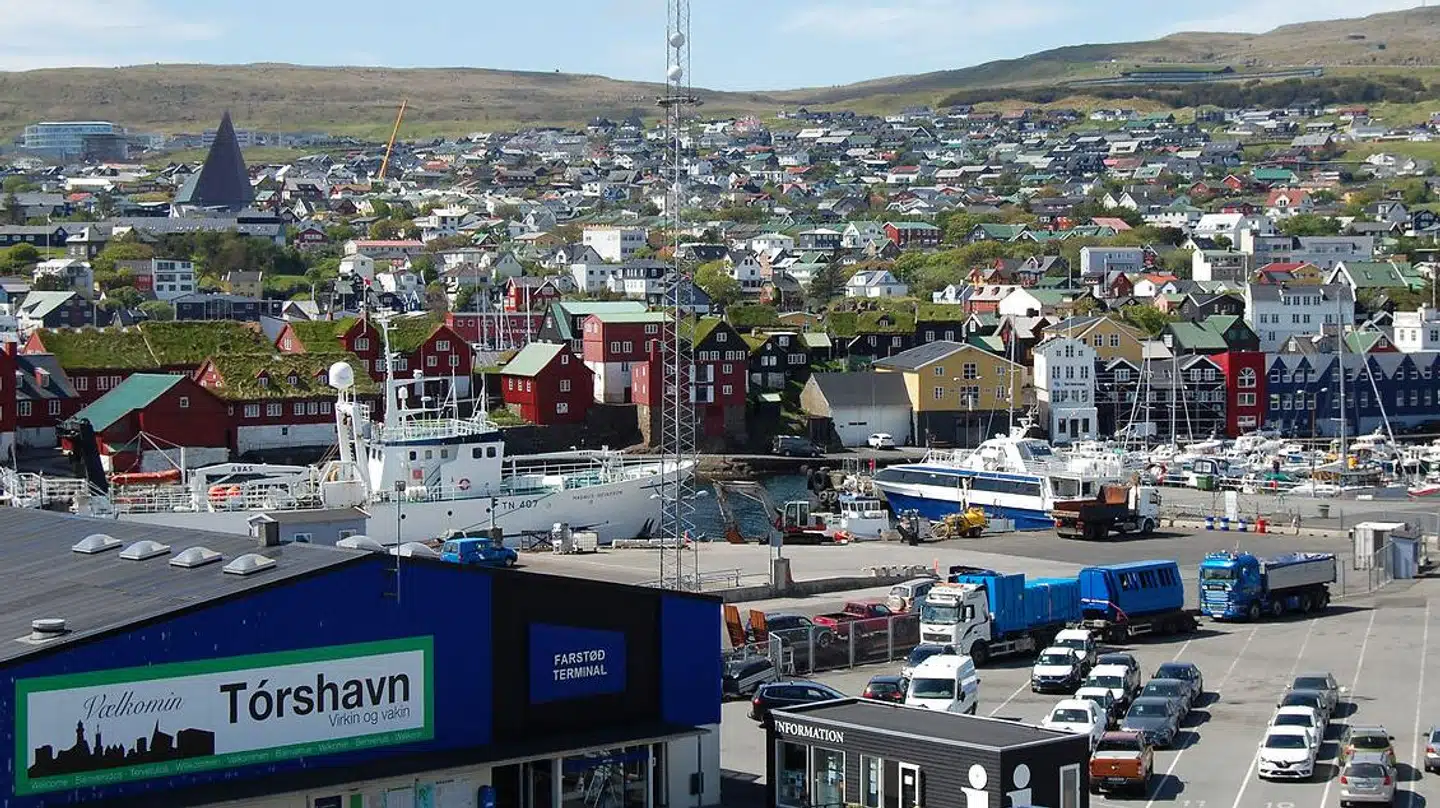 Drenge fra Marokko har som blinde passagerer på færger fundet vej til Tórshavn på Færøerne, der blev endestationen for deres rejse.