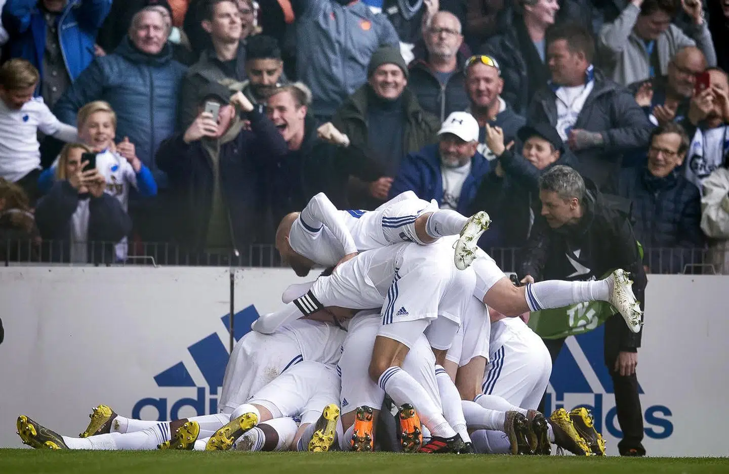 FCK-spillerne kan juble over det danske mesterskab, der søndag blev sikret med en sejr over Brøndby i Parken.