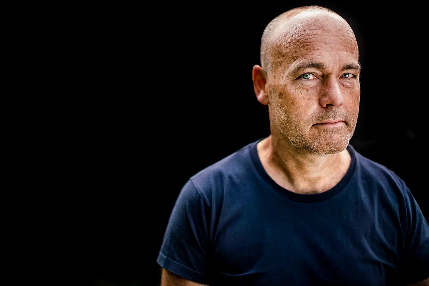 Peter Øvig om at få elektrochok: »Den nyeste videnskab tyder på, at det ikke er helt forkert, når jeg sammenligner det med, hvordan man sparkede til fjernsynet i gamle dage eller giver en lussing til folk, der er gået i selvsving.«