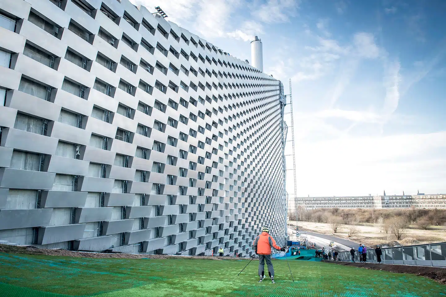 En skibakke på et forbrændingsanlæg – det er godt tænkt!