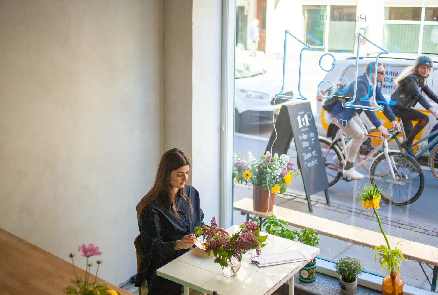 Restaurant 1:1 holder åbent fra den 29. april til den 3. maj og blev ifølge en pressemeddelelse fra Coop Danmark A/S fuldt booket i løbet af 48 timer. Foruden den ene gæst, der er plads til, vil der være en kok og en tjener i restauranten.