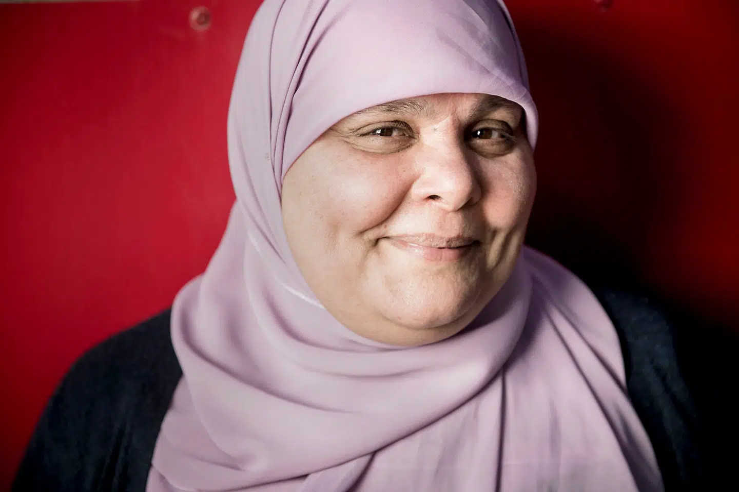 Amal Rifai oplevede udfordringer, da hun søgte job. Men hun tror ikke, at det skyldtes hverken hendes baggrund eller tørklæde.