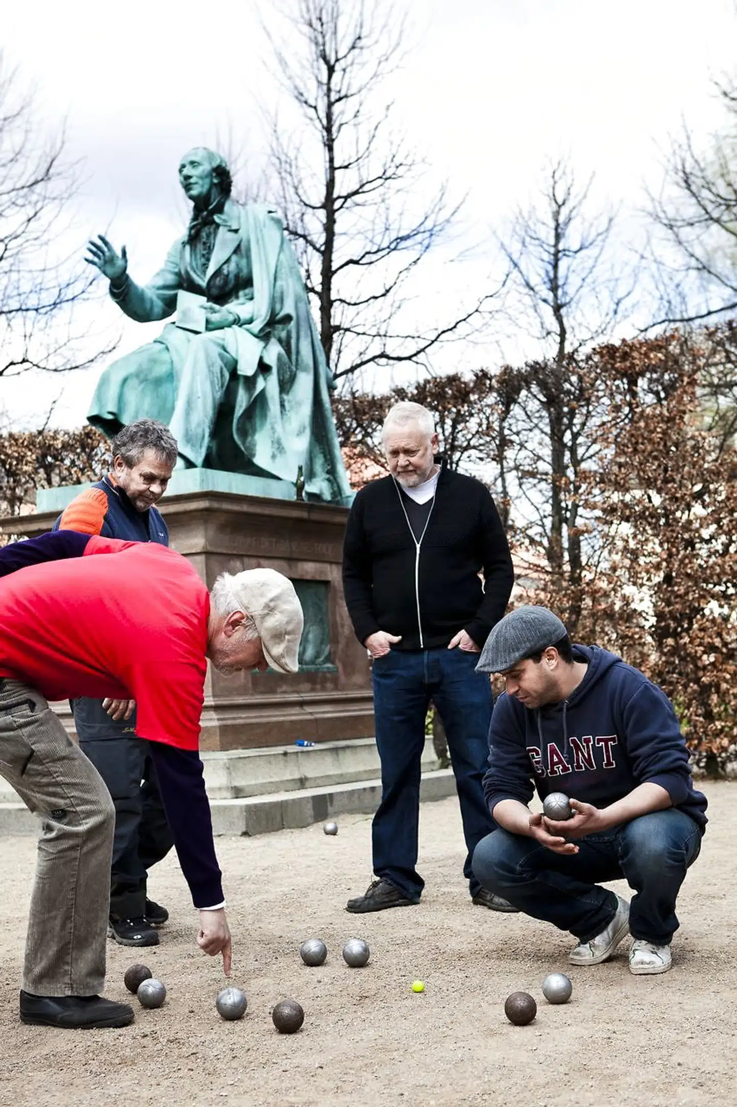 Kongens Have ligge som bekendt midt i København – men når man spiller petanque ledsaget af god mad og vin er det lidt som en tur til Sydeuropa.