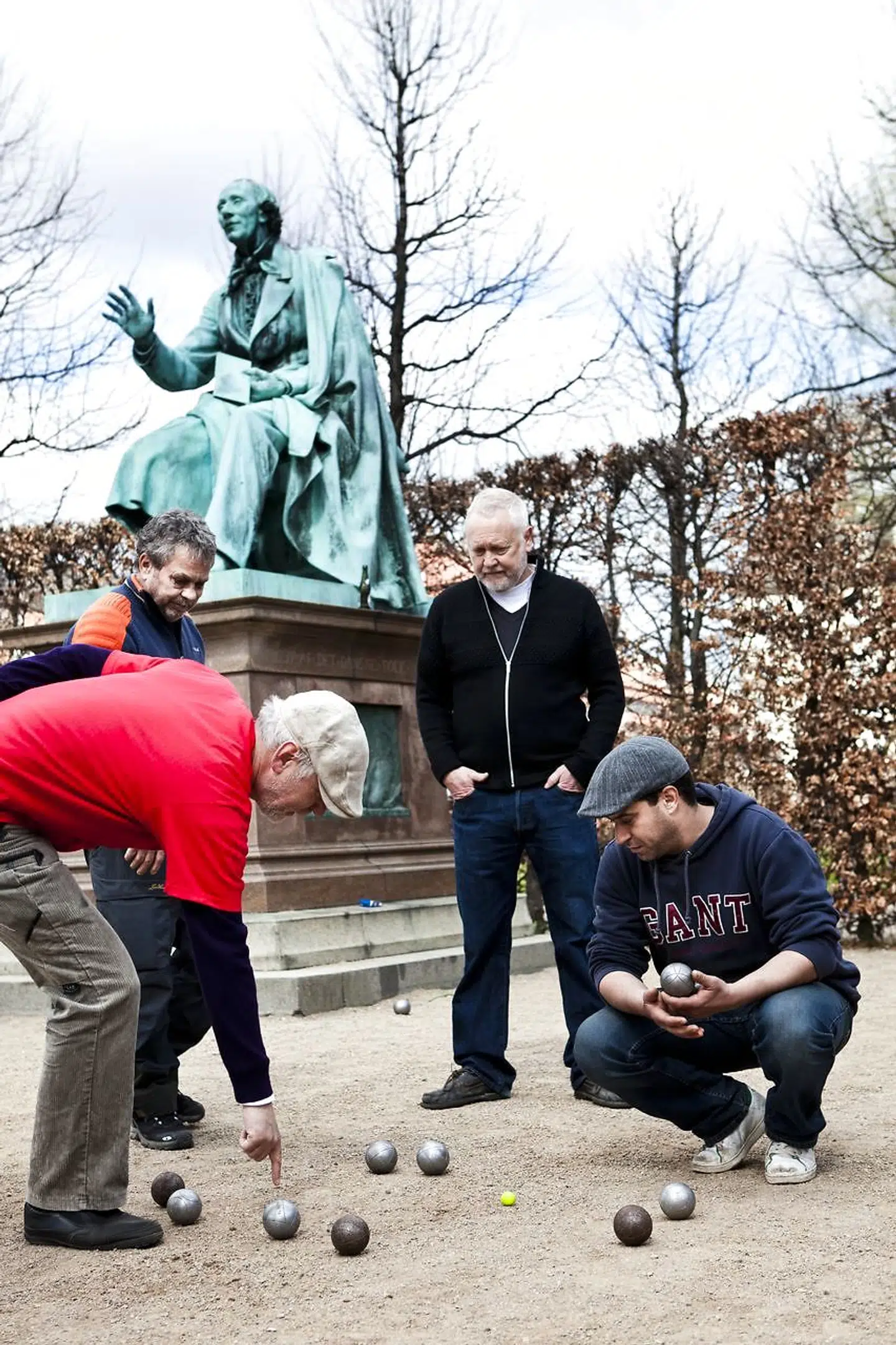 Kongens Have ligge som bekendt midt i København – men når man spiller petanque ledsaget af god mad og vin er det lidt som en tur til Sydeuropa.