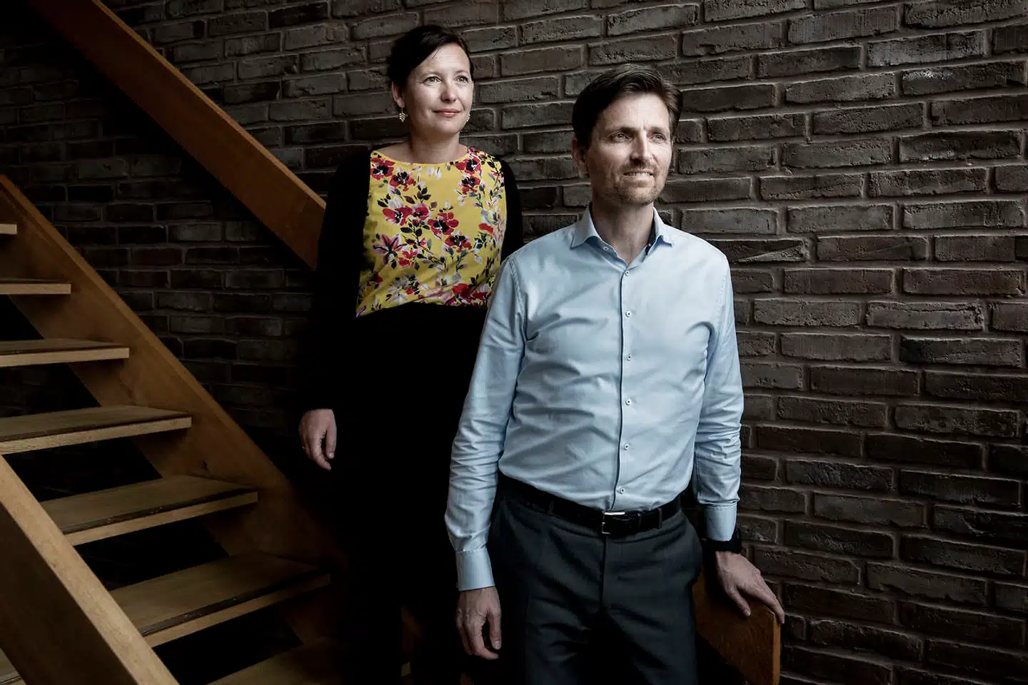 Et nyt samarbejde mellem Danica Pension og Institut for Folkesundhedsvidenskab ved Københavns Universitet skal afdække mentale helbredsproblemer og sætte fokus på at udvikle løsninger, der skal forebygge mobilafhængighed, stress og mistrivsel. Danicas adm. direktør, Ole Krogh Petersen, og professor Naja Hulvej Rod fra KU fotograferet hos Danica Pension i Lyngby.