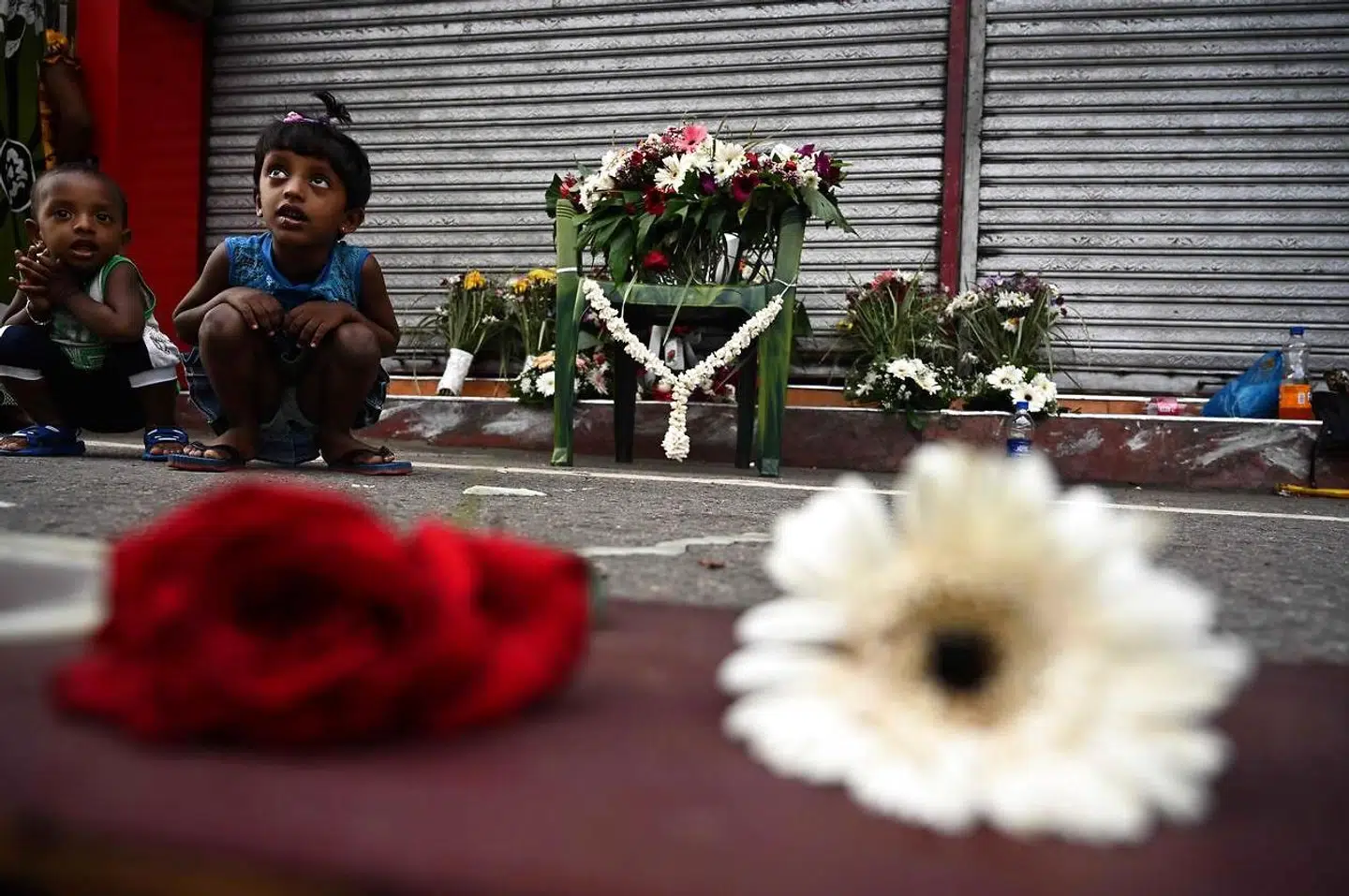 »Forleden talte jeg med en ven, som var i tvivl om, hvilke svar hun skulle give sine teenagere, når de spurgte: Hvorfor slår de børn ihjel? Der er jo ikke noget fornuftigt eller meningsfuldt svar på det spørgsmå,« skriver Naser Khader om terrorangrebene på Sri Lanka.