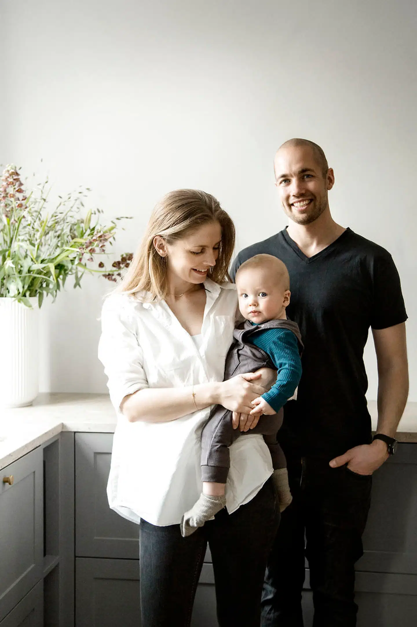 Kristine Anthoni Brandis og Casper Brandis bor sammen med deres to børn i en lejlighed i to plan på 160 kvadratmeter på Frederiksberg.