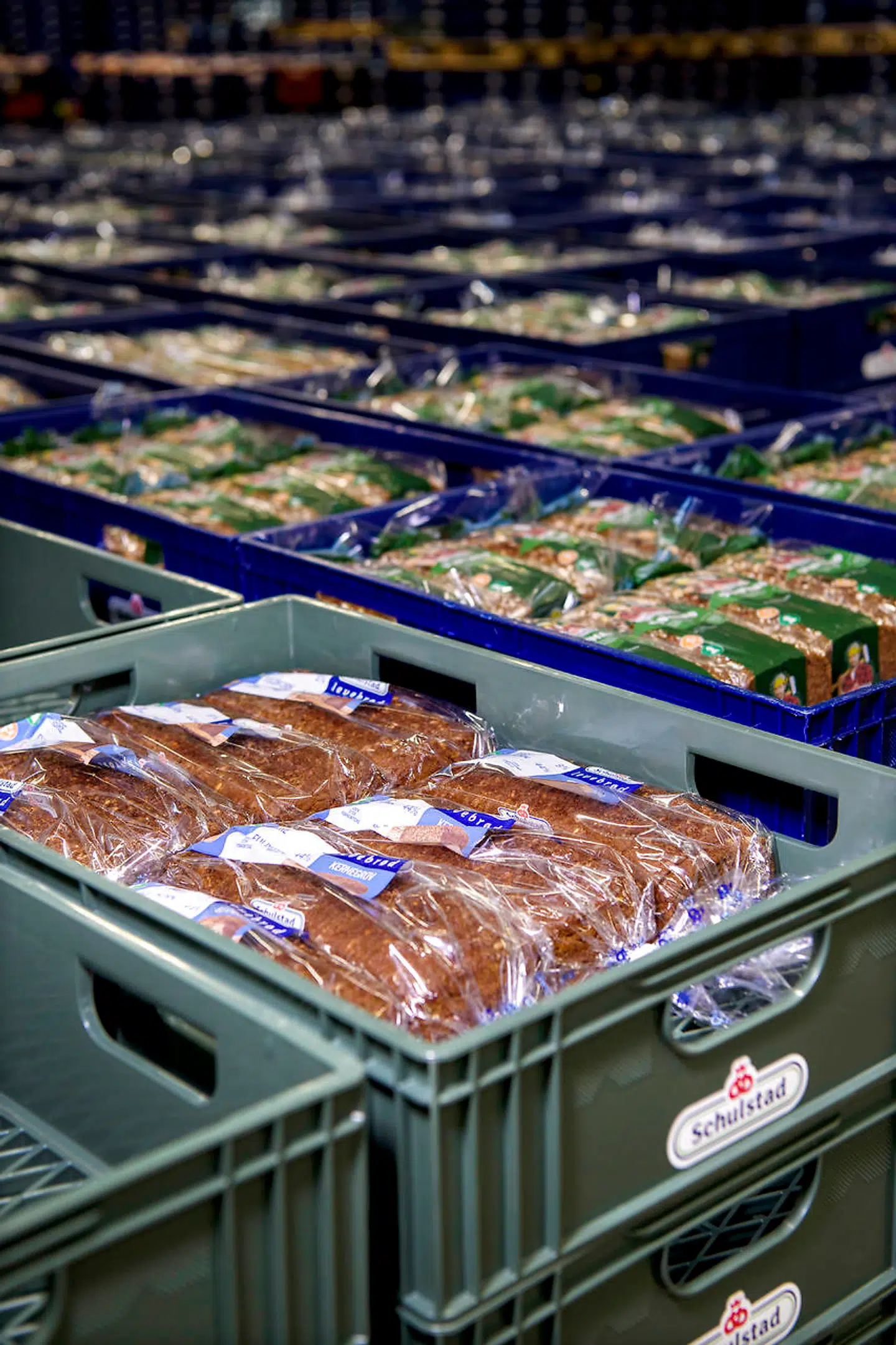 Schulstad vil gøre sine brødposer tyndere og mindre og skifter de blå brødkasser ud med grønne kasser i genbrugsplast.