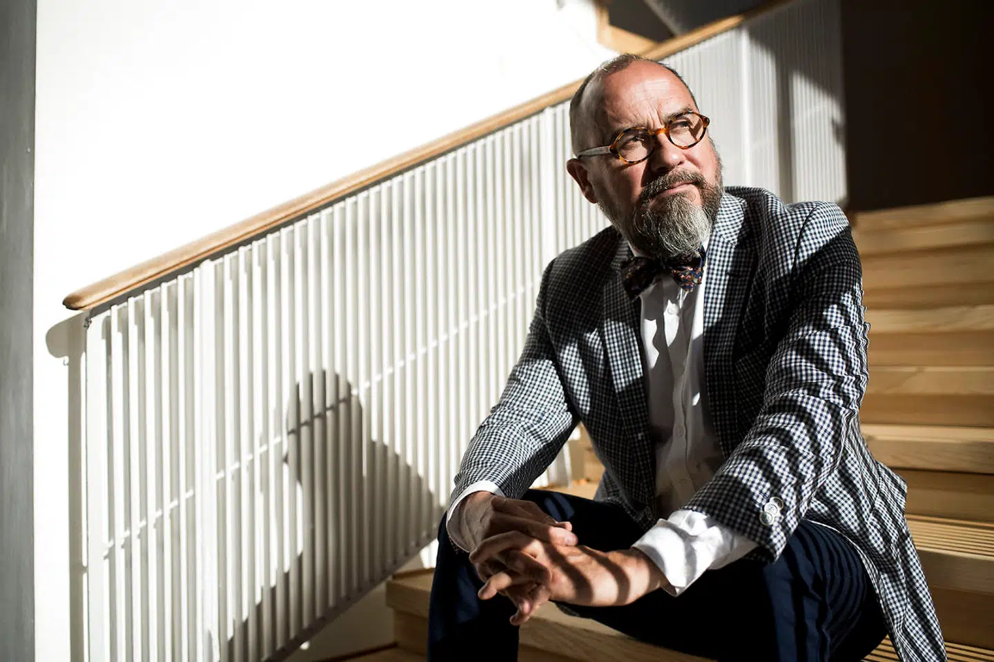 Som otteårig klassisk musiknørd i et »lidt rådt miljø« på Amager følte Michael Bojesen sig både malplaceret og ensom. Derfor betød det meget at møde ligesindede i Berlingskes musikkonkurrence, fortæller han – her fotograferet i Malmö Opera, hvor han har været chef siden 2016.