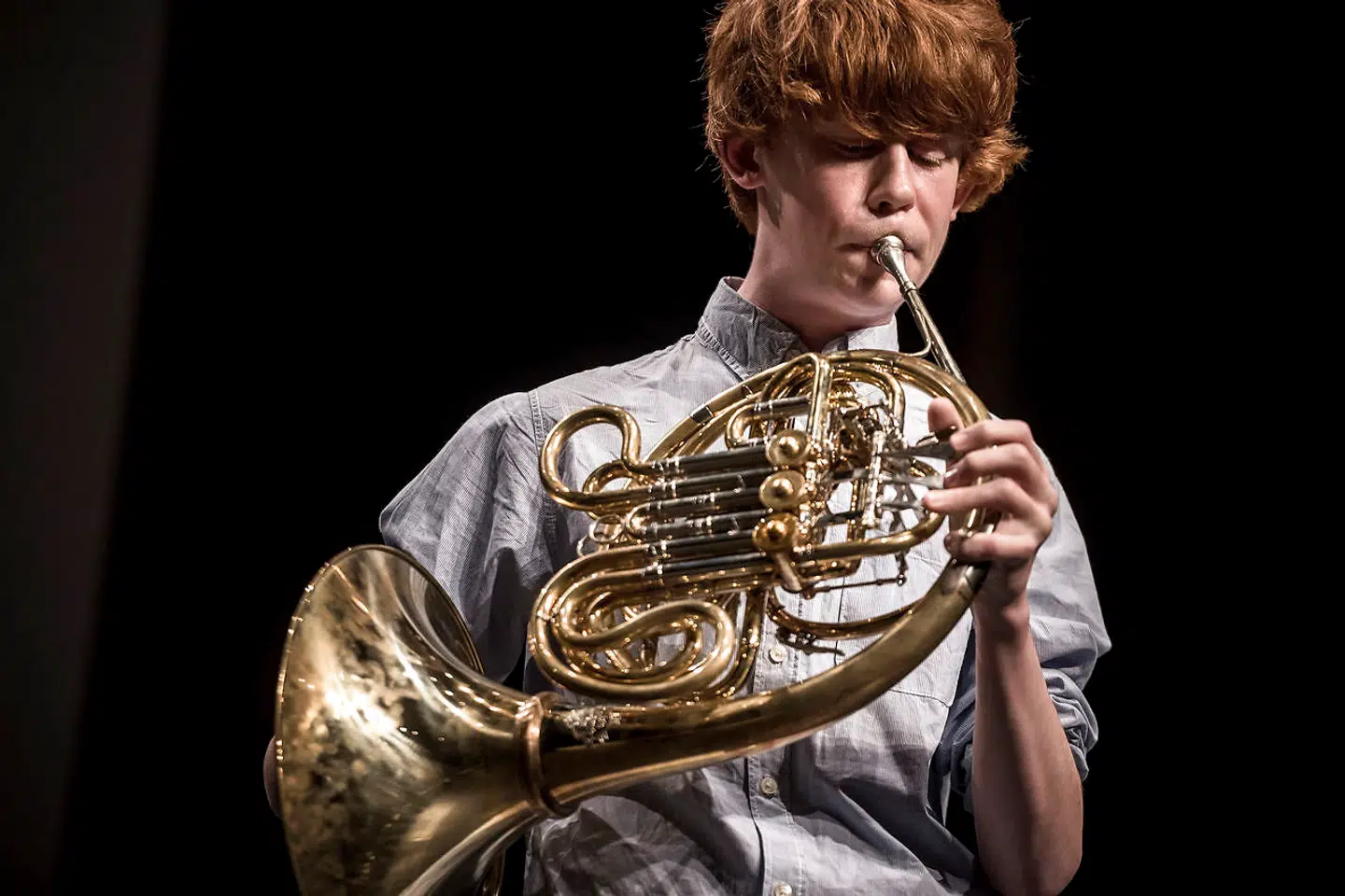 16-årige Esben Stig Rasmussen på horn spillede ved finalekoncerten i Tivoli i 2016.