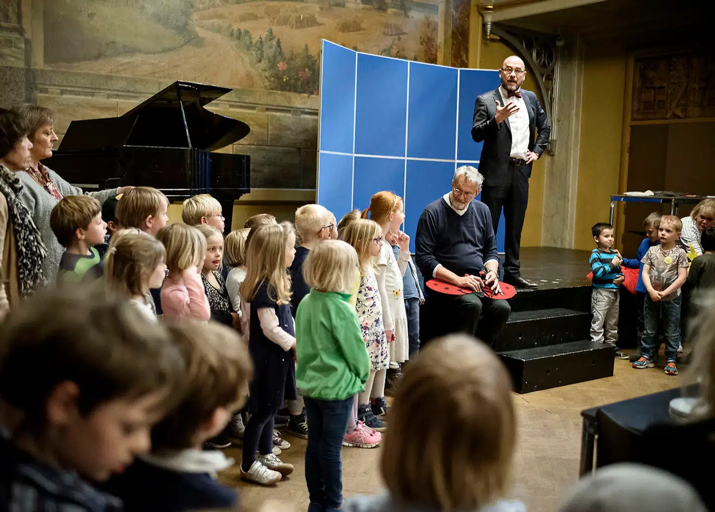 At finde og udvikle børns talent har altid optaget Michael Bojesen. Her er han på scenen i Arbejdermuseets festsal i 2015 ved præsentationen af Copenhagen Opera Festivals program, der også omfattede en mentorordning for sangglade børn.