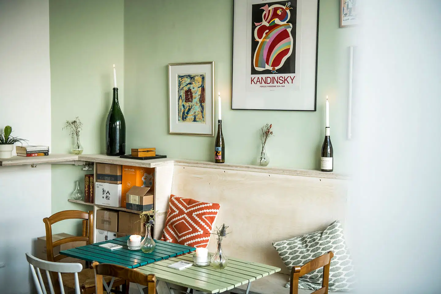 Sommerhusagtigt interiør på Alfons'.