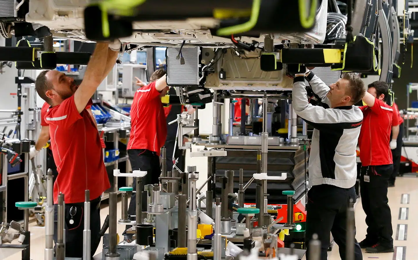 Tyske industrivirksomheder ser mindre optimistisk på fremtiden, viser de seneste erhvervstillid fra Ifo-instituttet. Det skyldes blandt andet nedgang i bilindustrien.