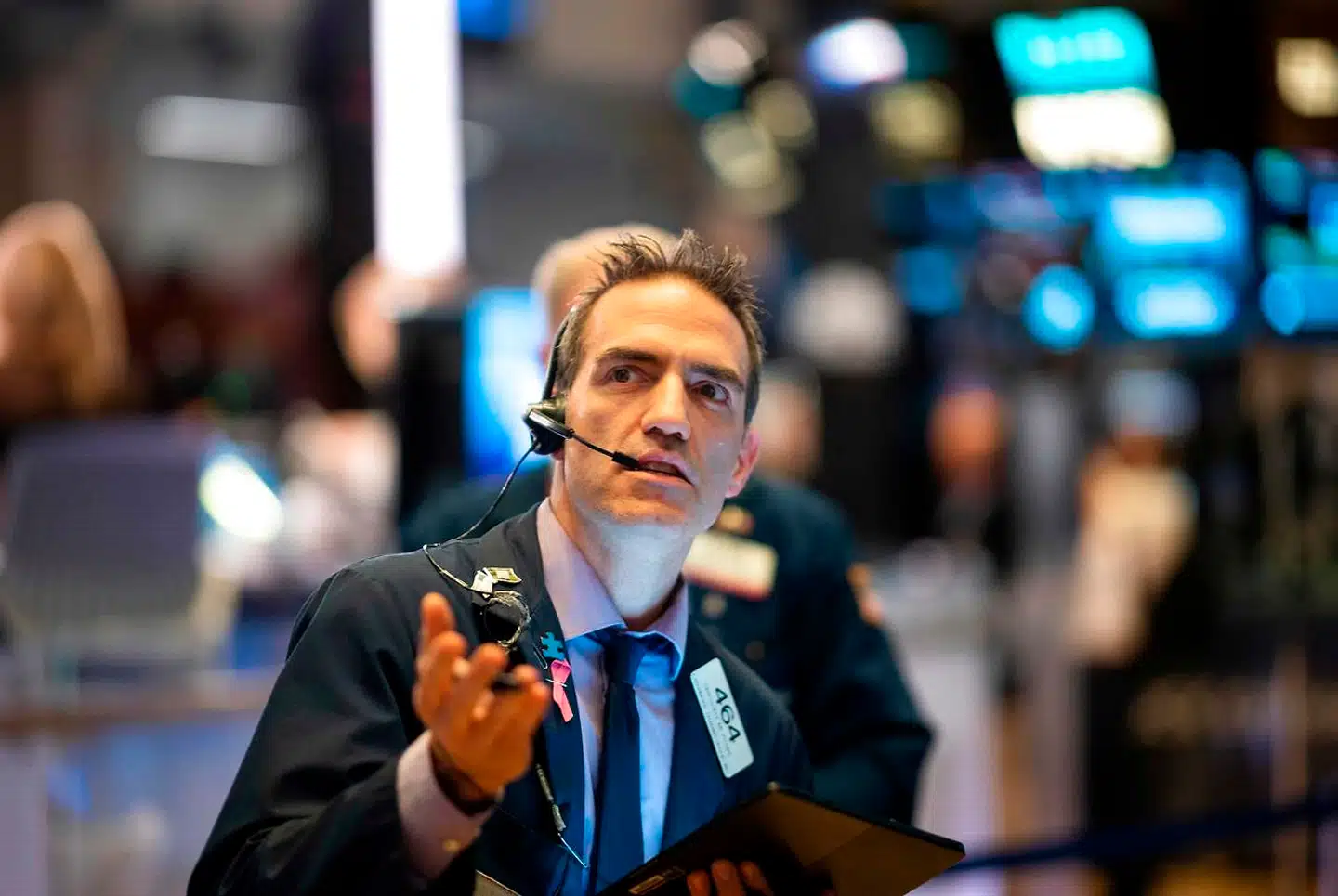 Prisen på kapitalforvaltning fortsætter med at dykke uden for landets grænser, samtidig med at nye og billigere investeringsprodukter trænger ind på det danske marked.